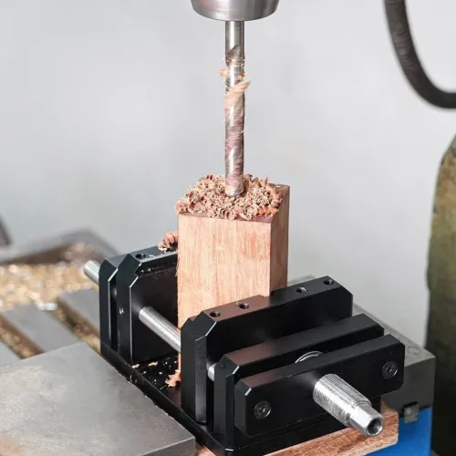 Ganwei Self Centering Woodworking Clamp Vise MGO-000-0167 CNC Aluminum Alloy Compact Design V Trough Precision Alignment Drill Press Tool