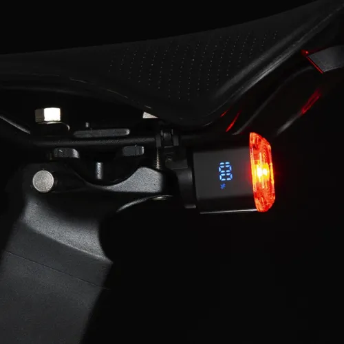 BENGGUO Smart LEDigital Display Bike Taillight Brake-activated IPX6 Waterproof 500mAh Long Battery Life USB Charging Warning Safety Warning Back Light for Night Cycling