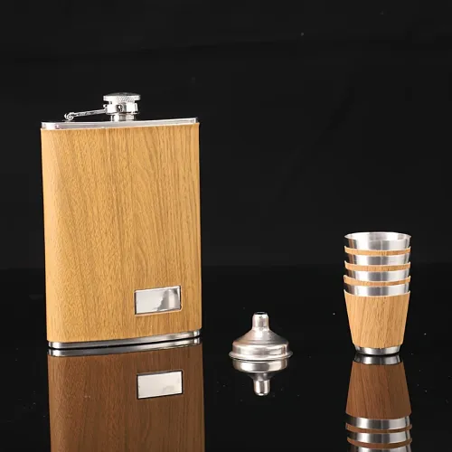 400ml Wood Grain Flask Set Stainless Steel Men's Small Hip Flask with Cup Funnel Metal Outdoor Portable Flask Portable Wine Kit