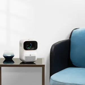 FENGMI Xming Q1SE LED Projector 1080P Resolution  250 Ansi Lumens Multiple Ports 120-Inch Screencast Built-in Speaker Rear Projection Home Theater Outdoor Movie